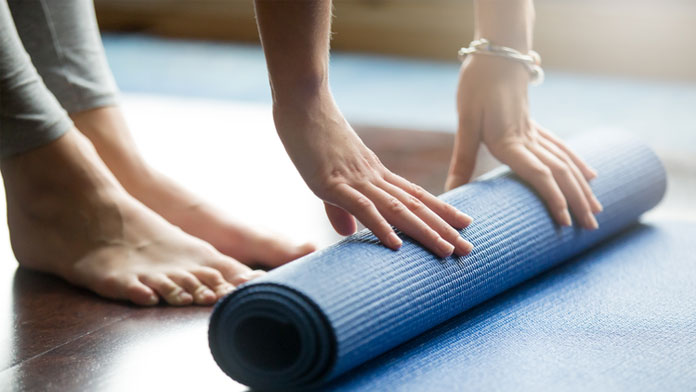 Thảm tập yoga bẩn có thể lây vi khuẩn nguy hiểm?