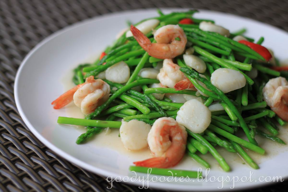 GoodyFoodies: Recipe: Chinese stir fried baby asparagus with scallops ...