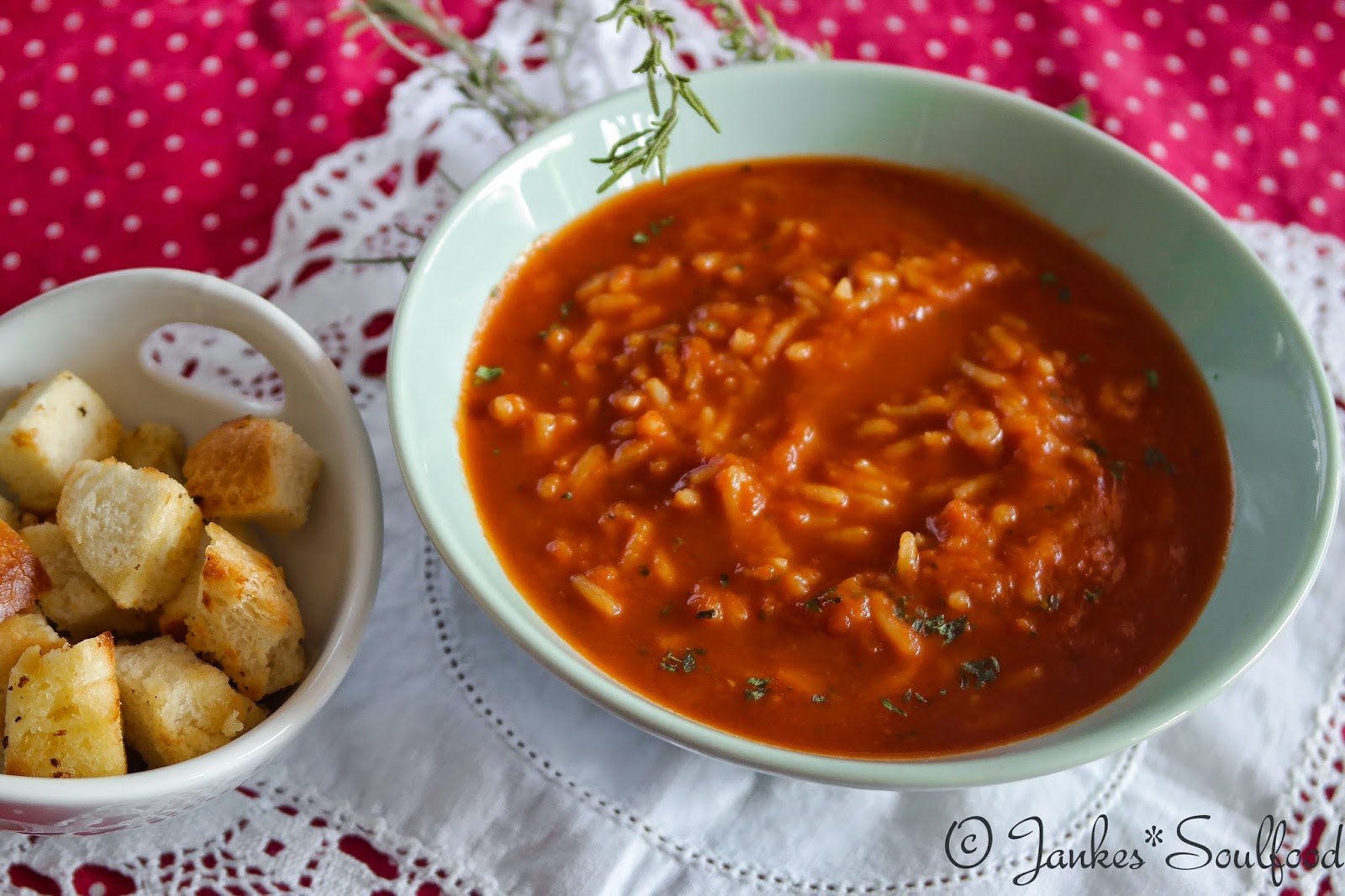 Jankes Seelenschmaus: Ratzfatz vegane Tomaten-Reis-Suppe Jankes Seelenschmaus: Ratzfatz vegane Tomaten-Reis-Suppe