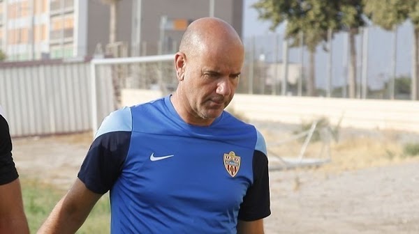 Rivera - Almería -: "La victoria en la Copa nos refuerza para la Liga"