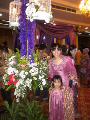 ...Time to Dress Up...: Kebaya Lengan Balon