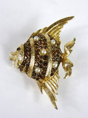 złota broszka vintage ryba skalar perły kryształki unikatowa złota broszka skalar stara broszka vintage old costume brooch