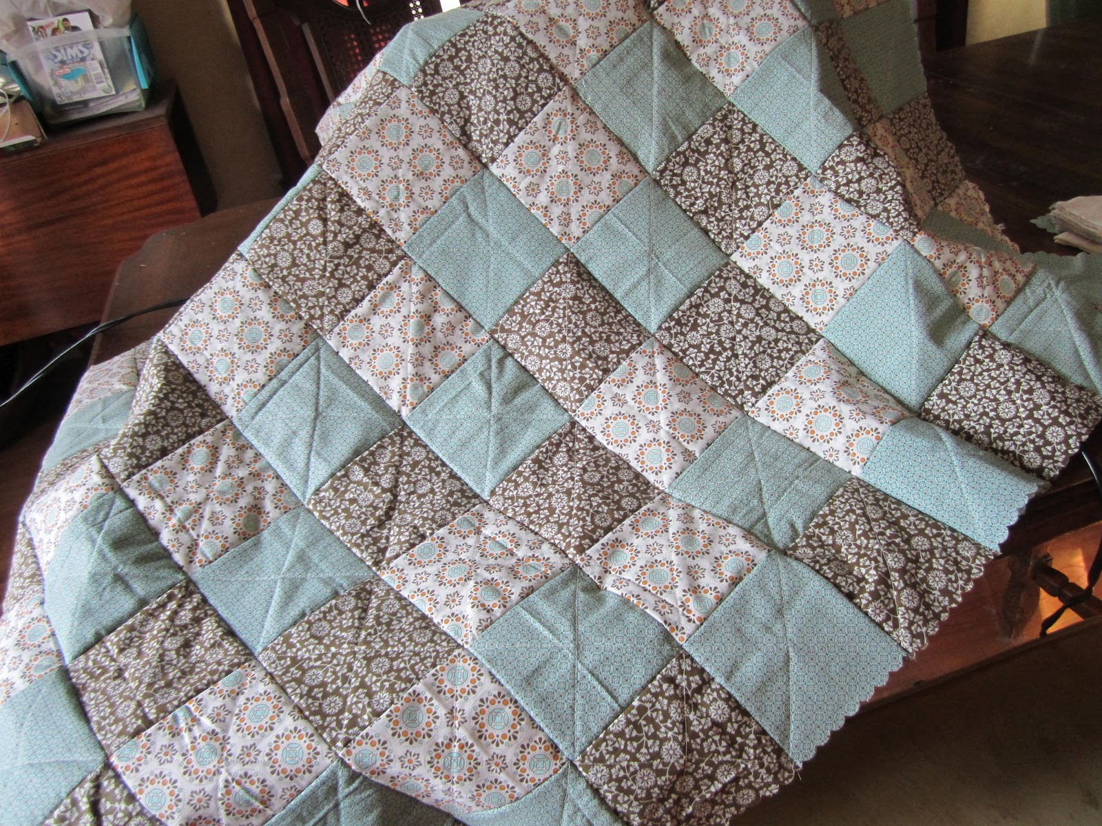 Goin' Over The Edge My first Scallop Square (aka Rag) Quilt!