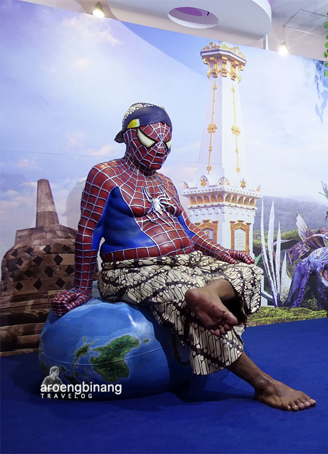 mbah spiderman de arca statue art museum yogyakarta
