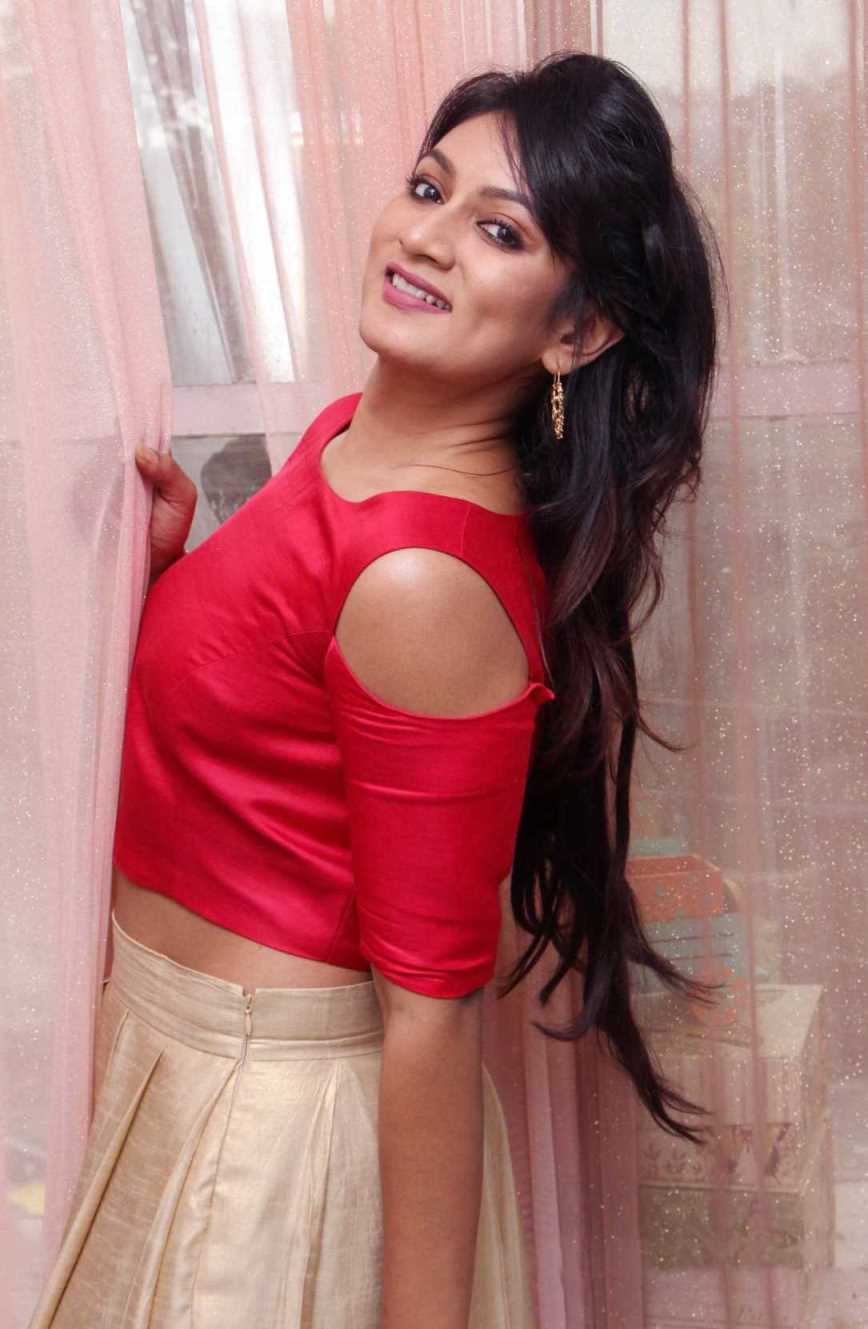 Telugu TV Actress Ashmita Karnani Hot In Pink Dress