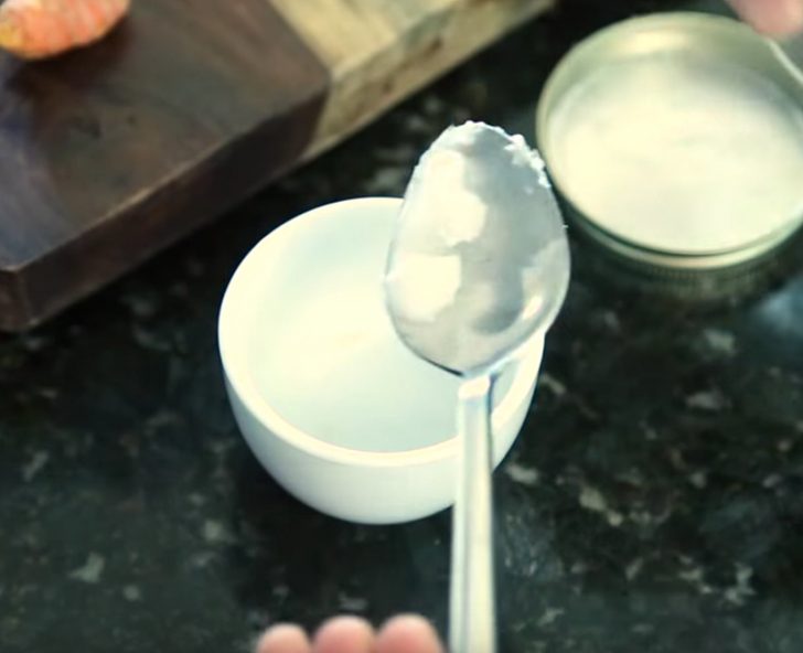 Las máscaras las manchas de pigmento que clarifican