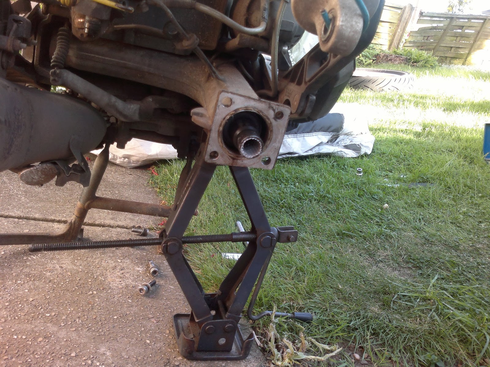 Bike stuff How to do a "shaft spline lube" on a monolever K100/K75