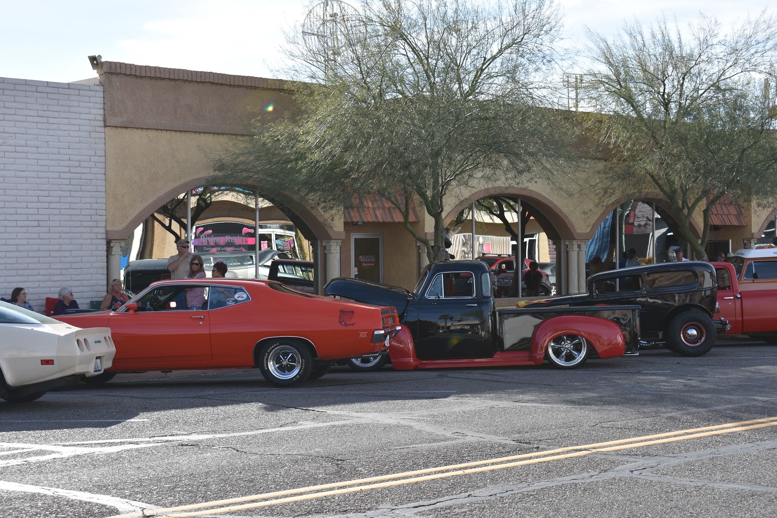WANDERING WILBURY'S LAKE HAVASU AZ. Thursday Classic Car Show
