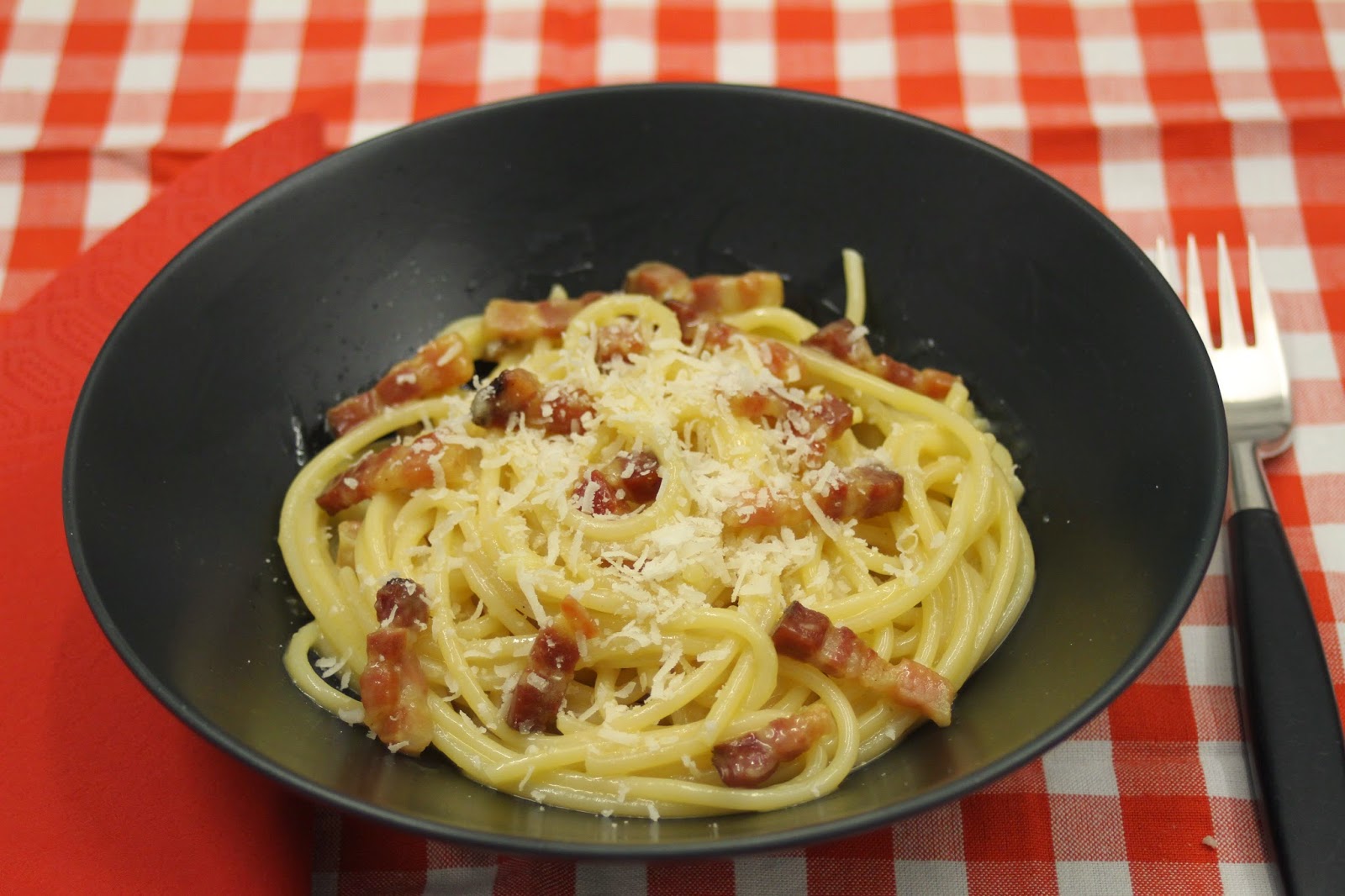 epätrendikäs ruokablogi: I'll make you a pasta you can't refuse...