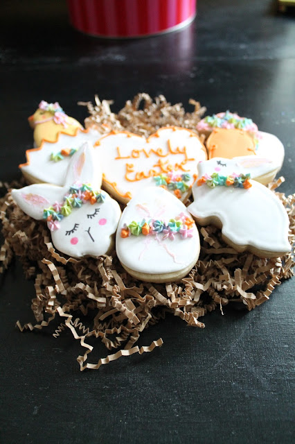 Easter egg cookie,,Easter bunny cookie,chick cookies.royal icing flowers,Easter cookies ideas, Easter cookies, Vintage Easter cookies, royal icing flowers,cookie decorating blogs, cookie decorating ideas