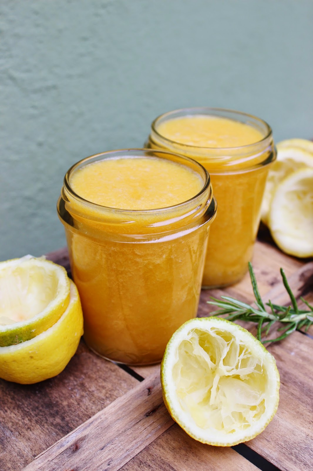 aperitivo colorato e light: limonata di carote