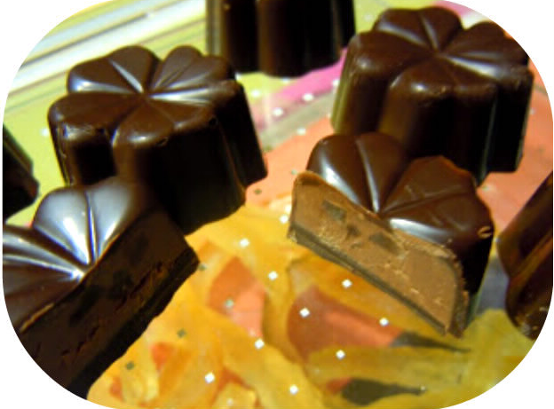 Etat de choc: Praline chocolat noir, praliné noisette et citrons confits