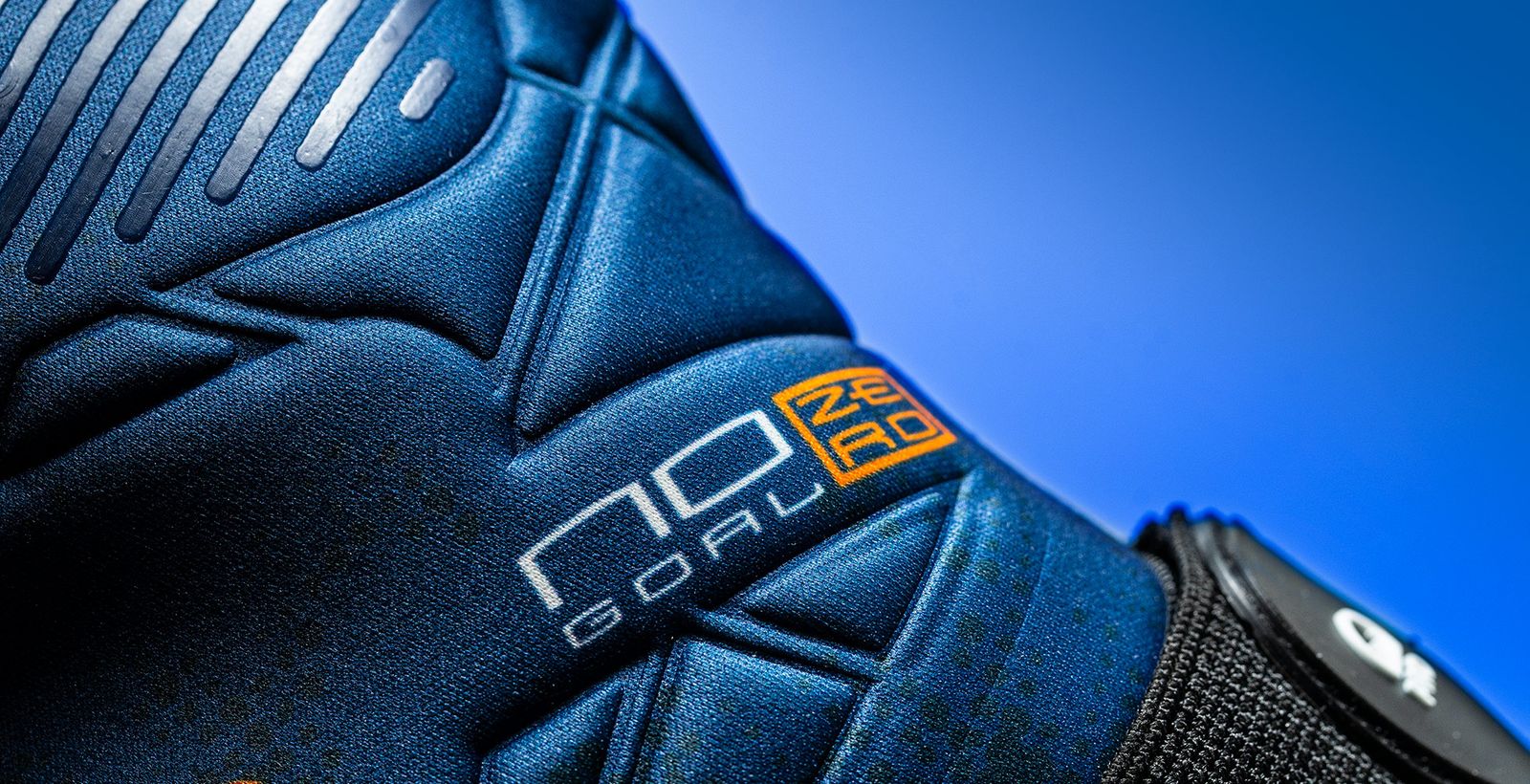 zero goal sp gloves goalkeeper seamless features