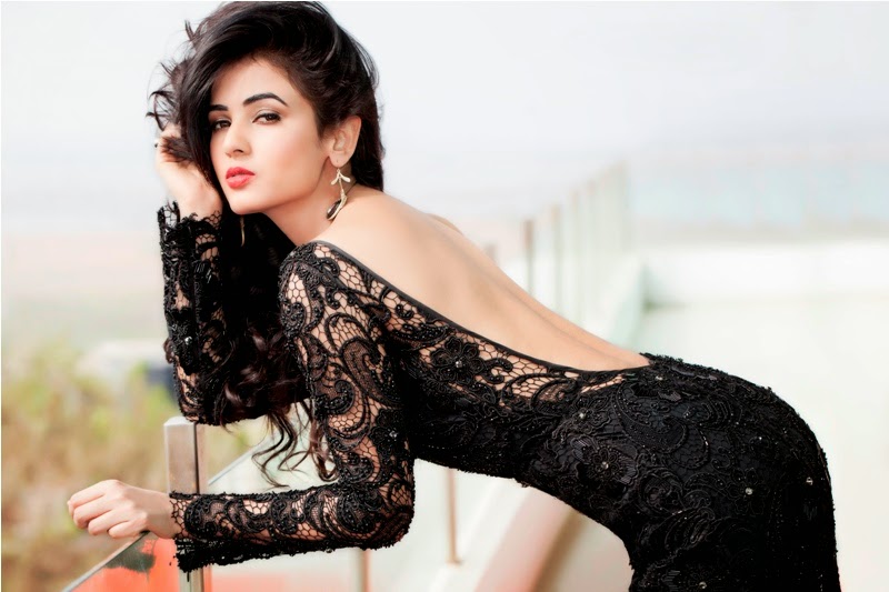 Sonal+Chauhan+Latest+Photo+Shoot+Stills_