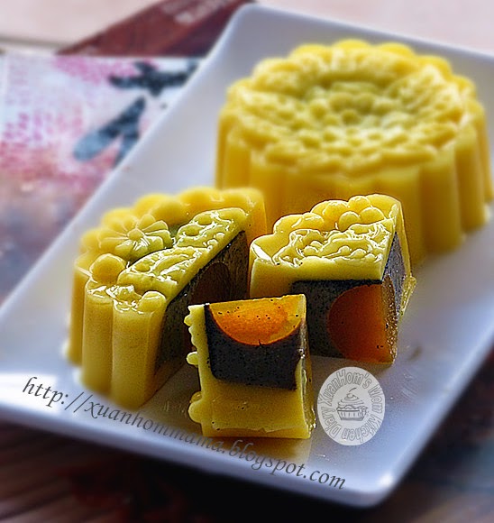 Fion's Kitchen三宝妈 芒果黑芝麻优格燕菜月饼 (Mango Black Sesame Yogurt Jelly Mooncake)