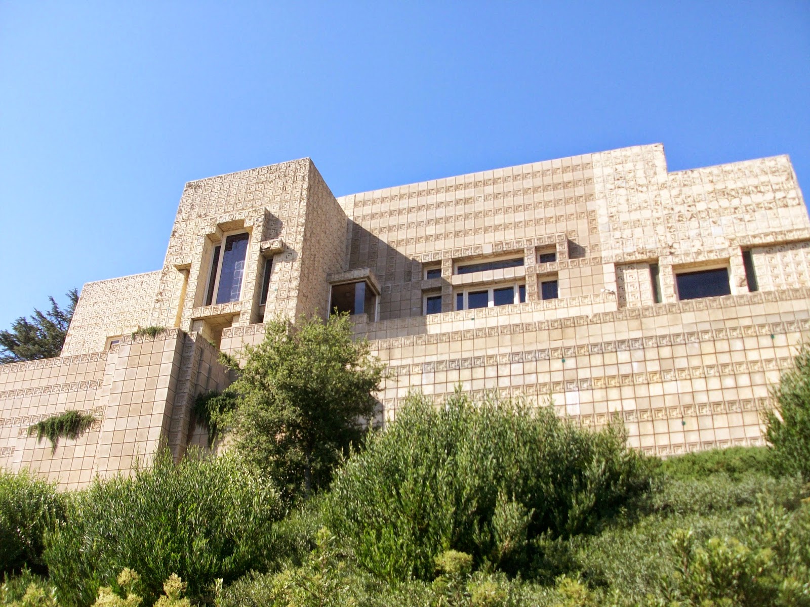 wacky tacky Hollywood House Hunting The Ennis & Sowden Houses