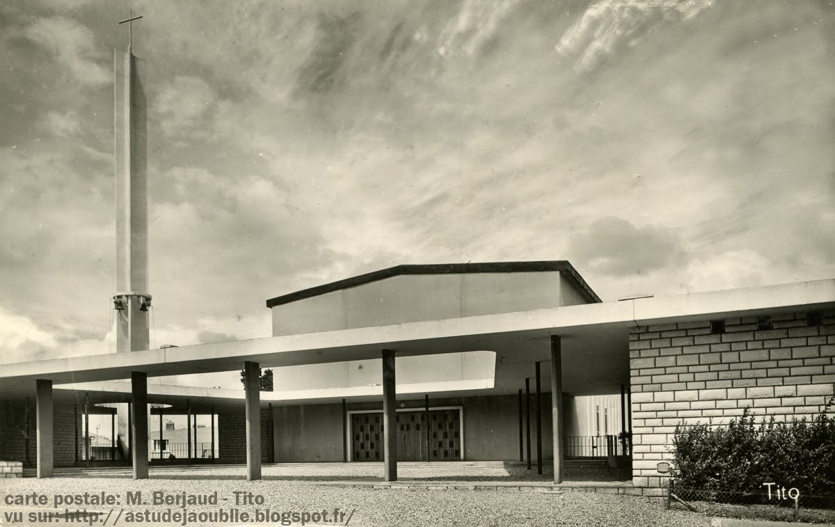 Royan Le Temple et le Centre Protestant R. Baraton