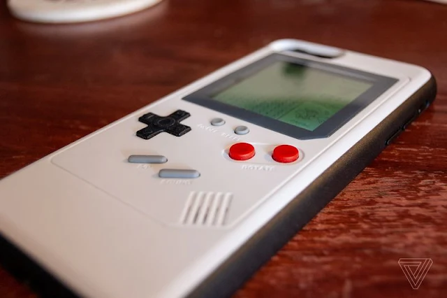 تمتع بالجيم بوي Game Boy على غطاء الآيفون