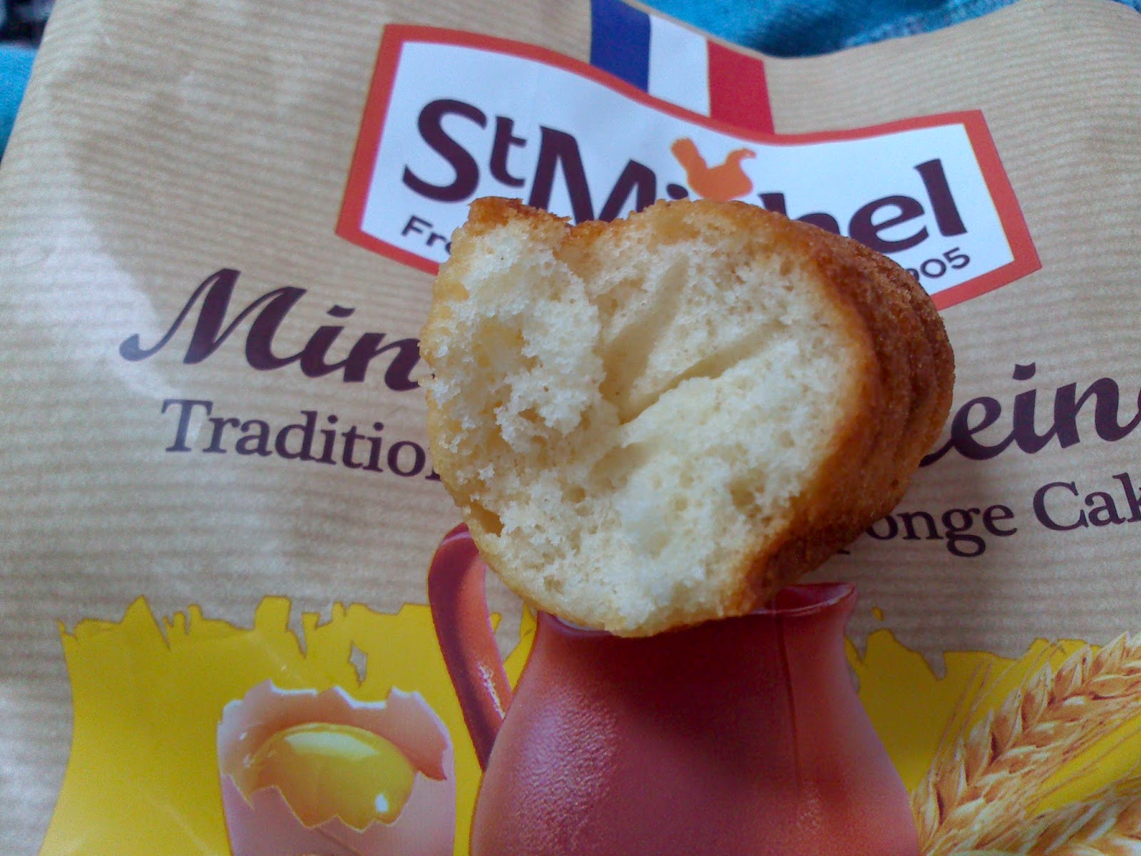 Supersupergirl's Food Reviews Mini Madeleines by Biscuiterie SaintMichel