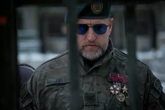 El Coronel (Woody Harrelson)