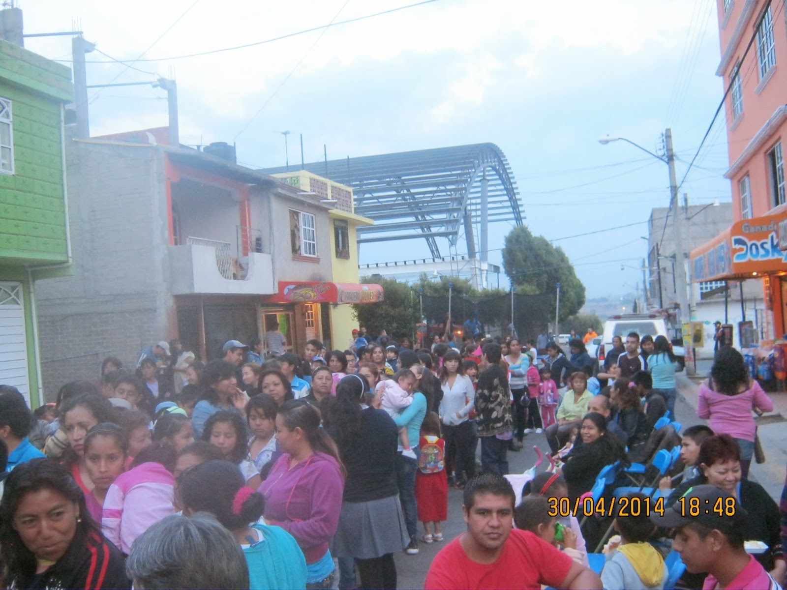 ** RaDar InFormaTivo ** El Nuevo Roger Festeja A Los Niños en Cuatro Vientos municipio de