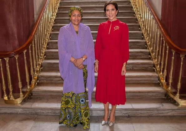 Crown Princess Mary wore Raquel Diniz Armonia silk dress. Princess Mary wore a red silk dress by Raquel Diniz