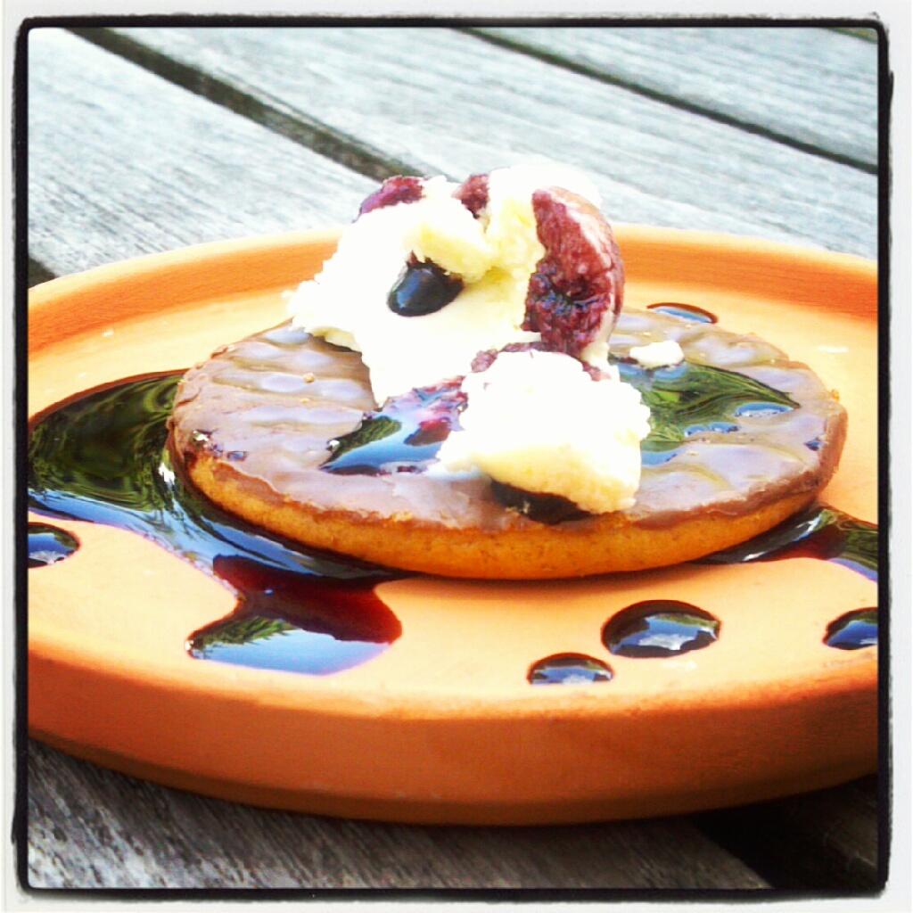 Mama Tommy's Blue Cheese and Mascarpone Spread on Chocolate Biscuits