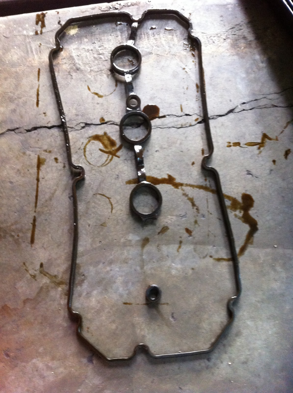 KIA SPECTRA Top Cylinder Head Cover Leaking Engine Oil