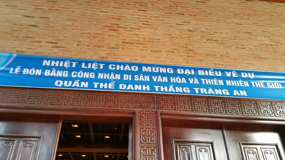 Đại biểu Hành Trình Việt tham dự lễ đón bằng UNESCO tại quần thể danh thắng Tràng An