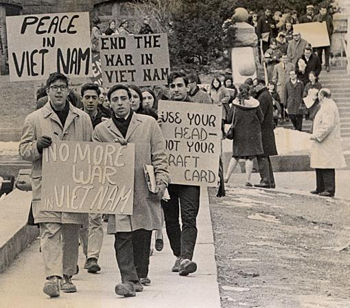Momentos del Pasado Protestas contra la Guerra de Vietnam