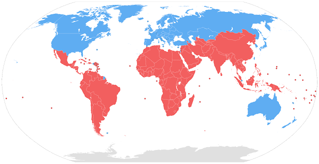 Ilustrasi Persebaran Negara Maju (Biru) dan Negara Berkembang (Merah)
