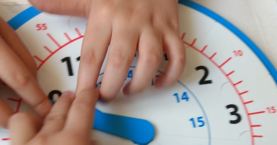 Çocuğumla Eğlenirken Saatler öğretme oyunu