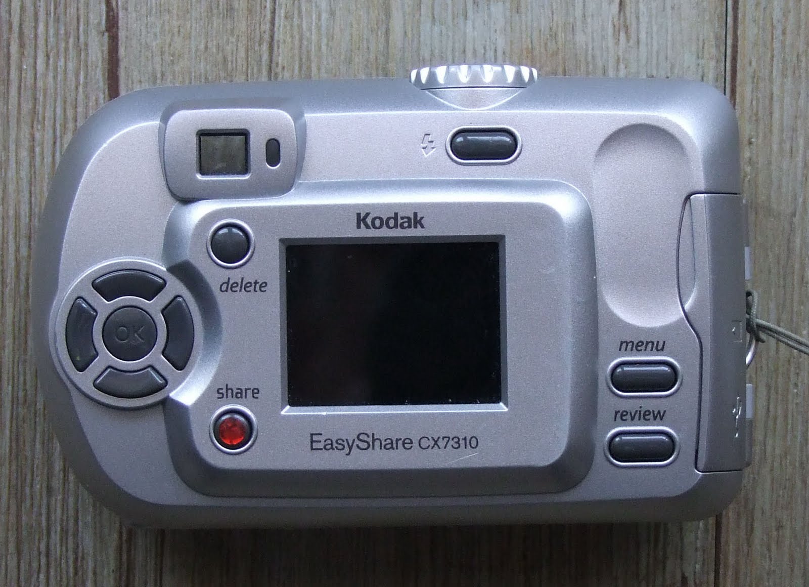 Cadre Photo Numérique Kodak EasyShare SV710 10-12 Pouces – écran LCD, Haut-parleurs