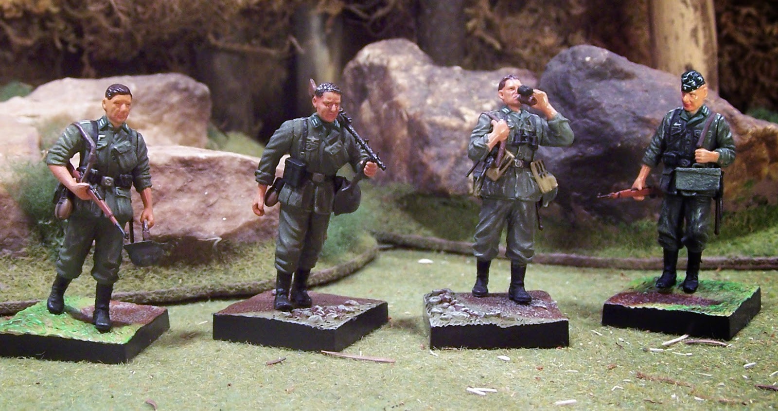 WWII Plastic Toy Soldiers Dragon Models Toy Soldiers