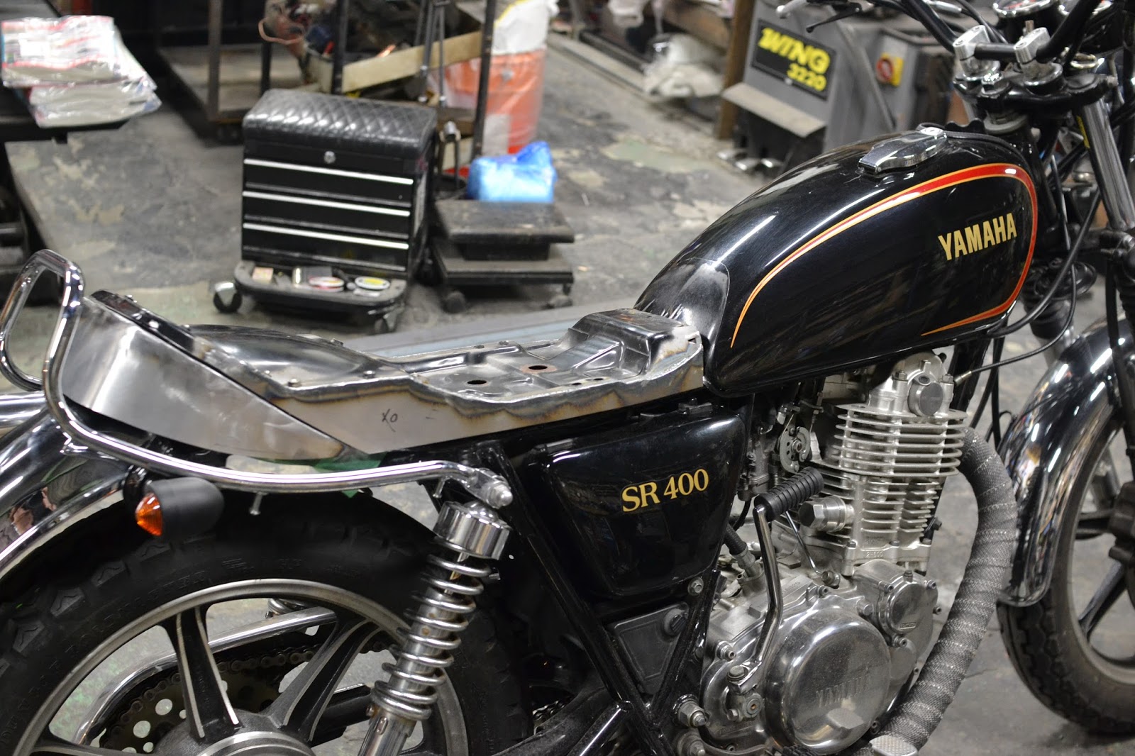 海外販売× YAMAHA SR400 純正シート - シート