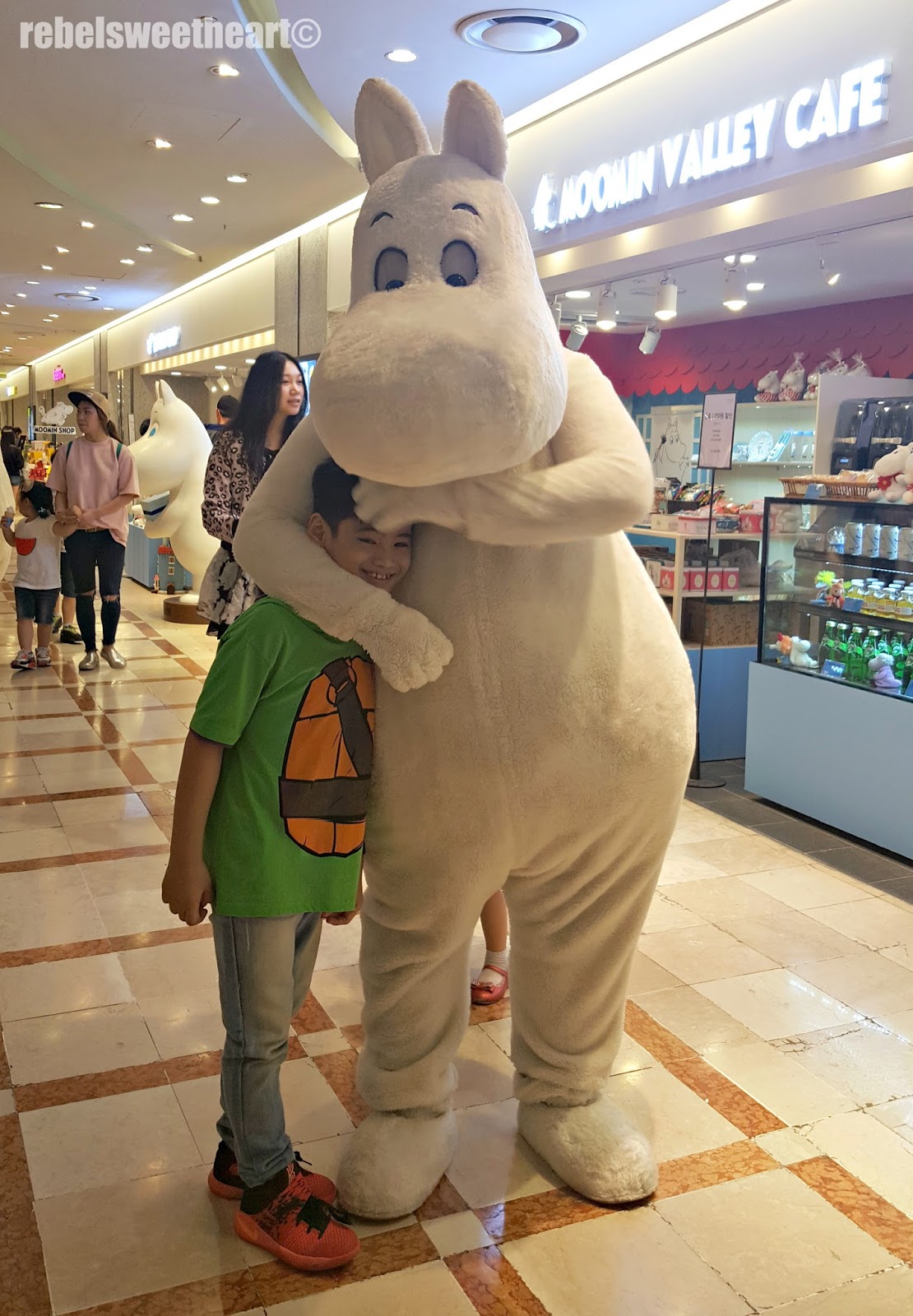 The Rebel Sweetheart. Seoul Searching Children's Day at Lotte World