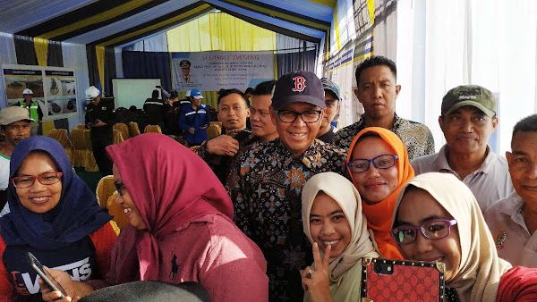 Dikunjungi Gubernur Sulsel, Warga Kampung Anitue Terharu Dikunjungi Gubernur Sulsel, Warga Kampung Anitue Terharu