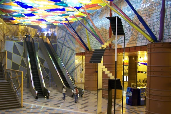 LE STAZIONI METROPOLITANE PIU' BELLE DEL MONDO LE STAZIONI METROPOLITANE PIU' BELLE DEL MONDO