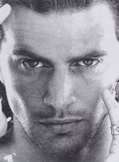 баркер гювен. рене энос бикини. беркер гювен карьера. рене джевет фитнес. Berker guven турецкий актер.