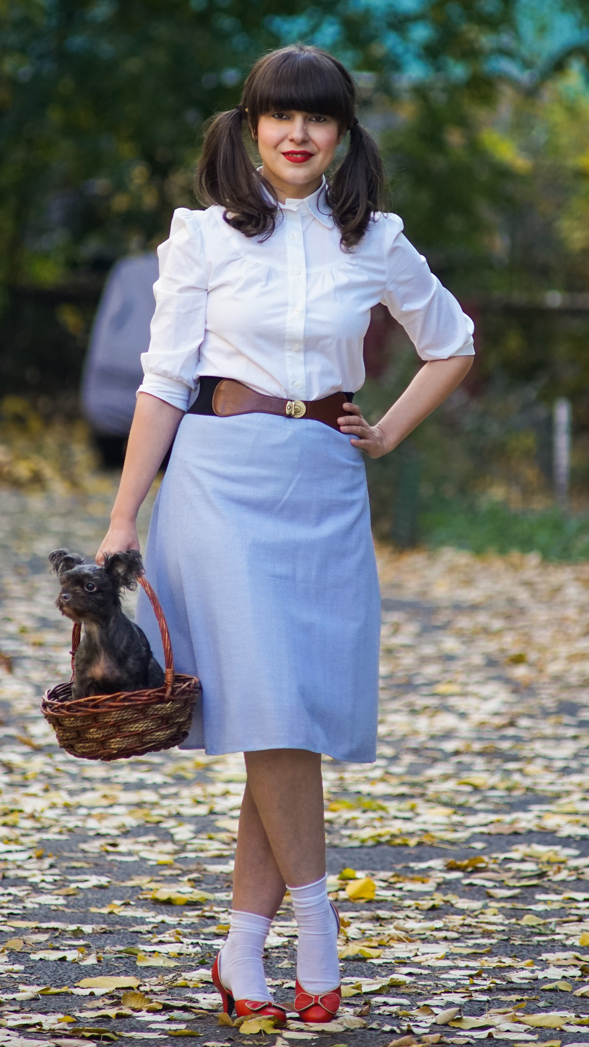 easy DIY Halloween costume dorothy white shirt blue skirt basket dog doggy stuffed toy stuffed bear red shoes white socks pony tails girly autumn 