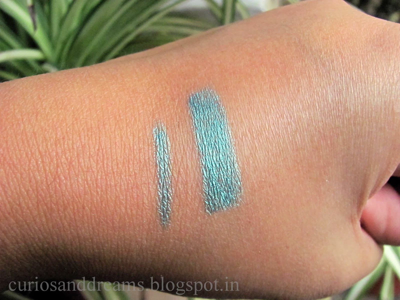 Maybelline Eye Studio Vivid and Smooth Liner Peacock Green Review