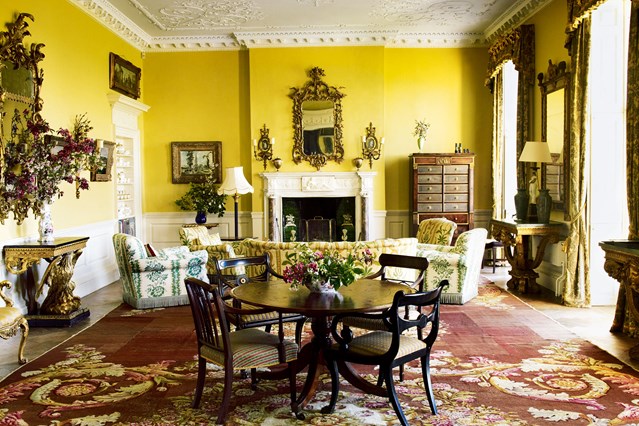 Gorgeous Home: Accent Yellow