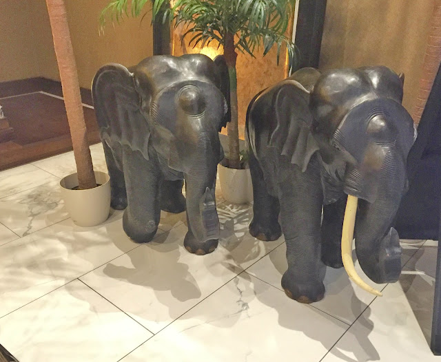 elephant statues 