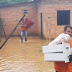 'Só deu tempo de tirar o guarda-roupa', diz 5ª família retirada de área inundada pelo rio Madeira em RO