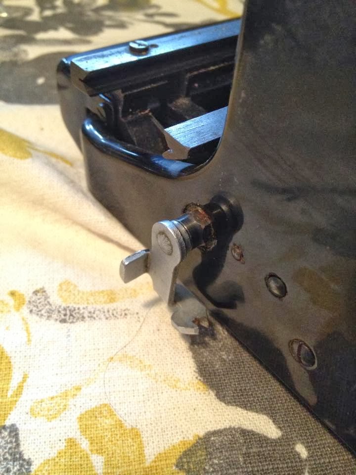 oz.Typewriter Erika Model M Typewriter Carriage Lock For the Benefit