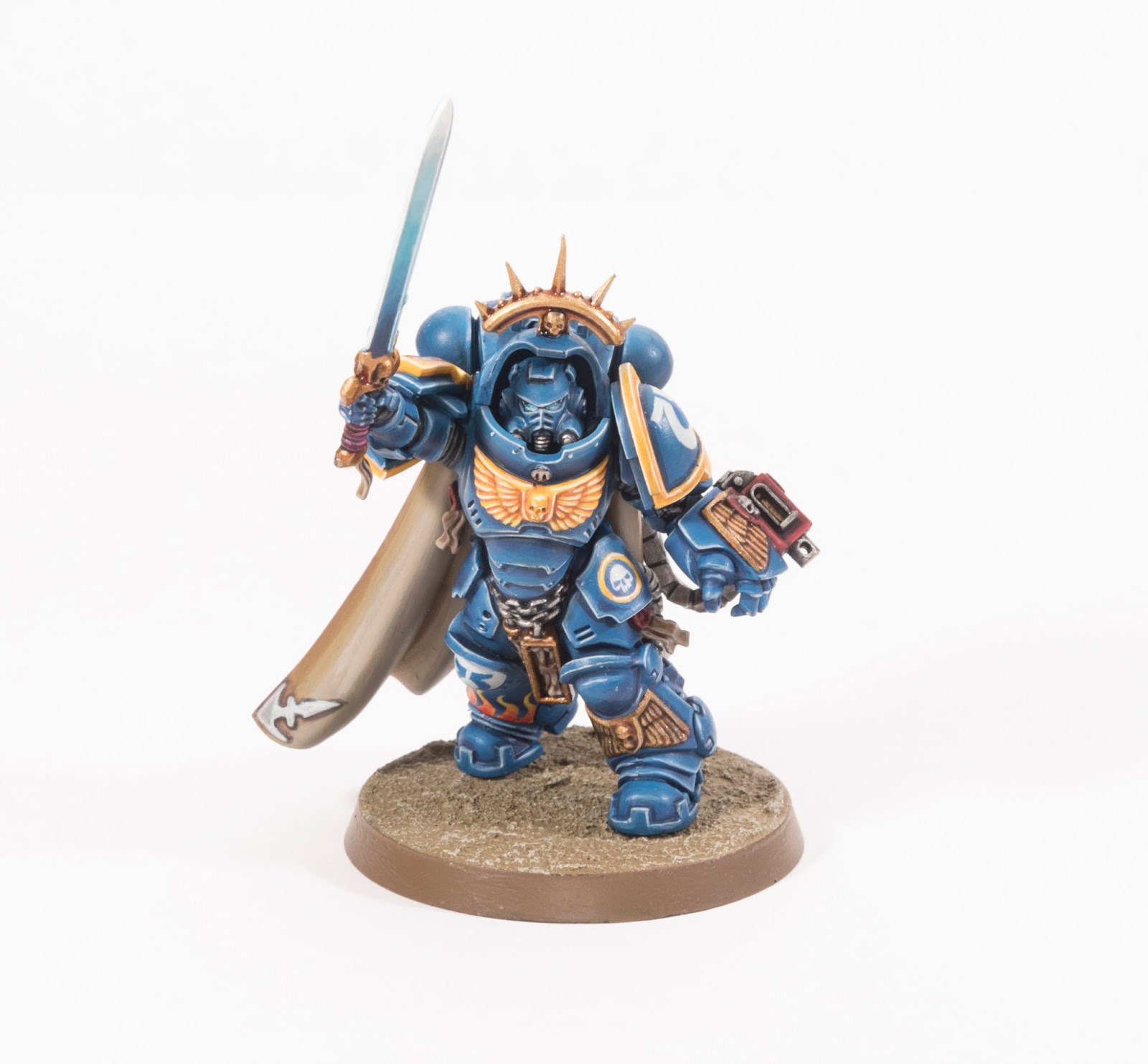 Showcase: Ultramarines Captain in Gravis Armour Tale of Painters