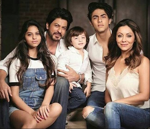 Anak Kecil Shah Rukh Khan Jadi Perhatian Akibat Gambar Tatu Di Dada