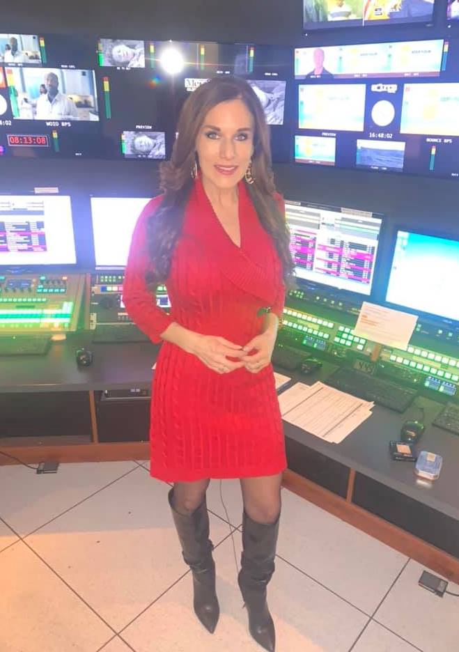 THE APPRECIATION OF BOOTED NEWS WOMEN BLOG ERIN LOGAN IS THE CENTER