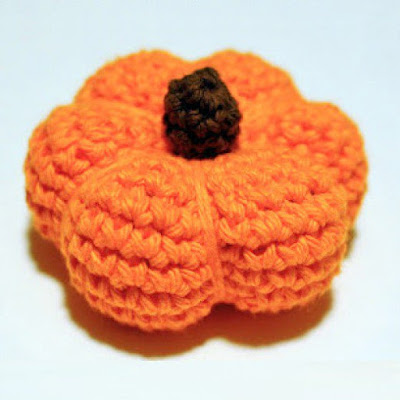 free Crochet patterns for Halloween Pumpkins!