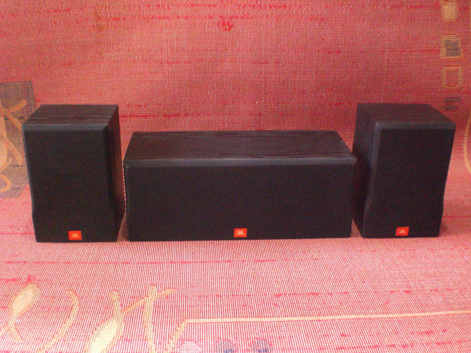 Lentera Akustika JBL CS100 (Center Surround Speaker)